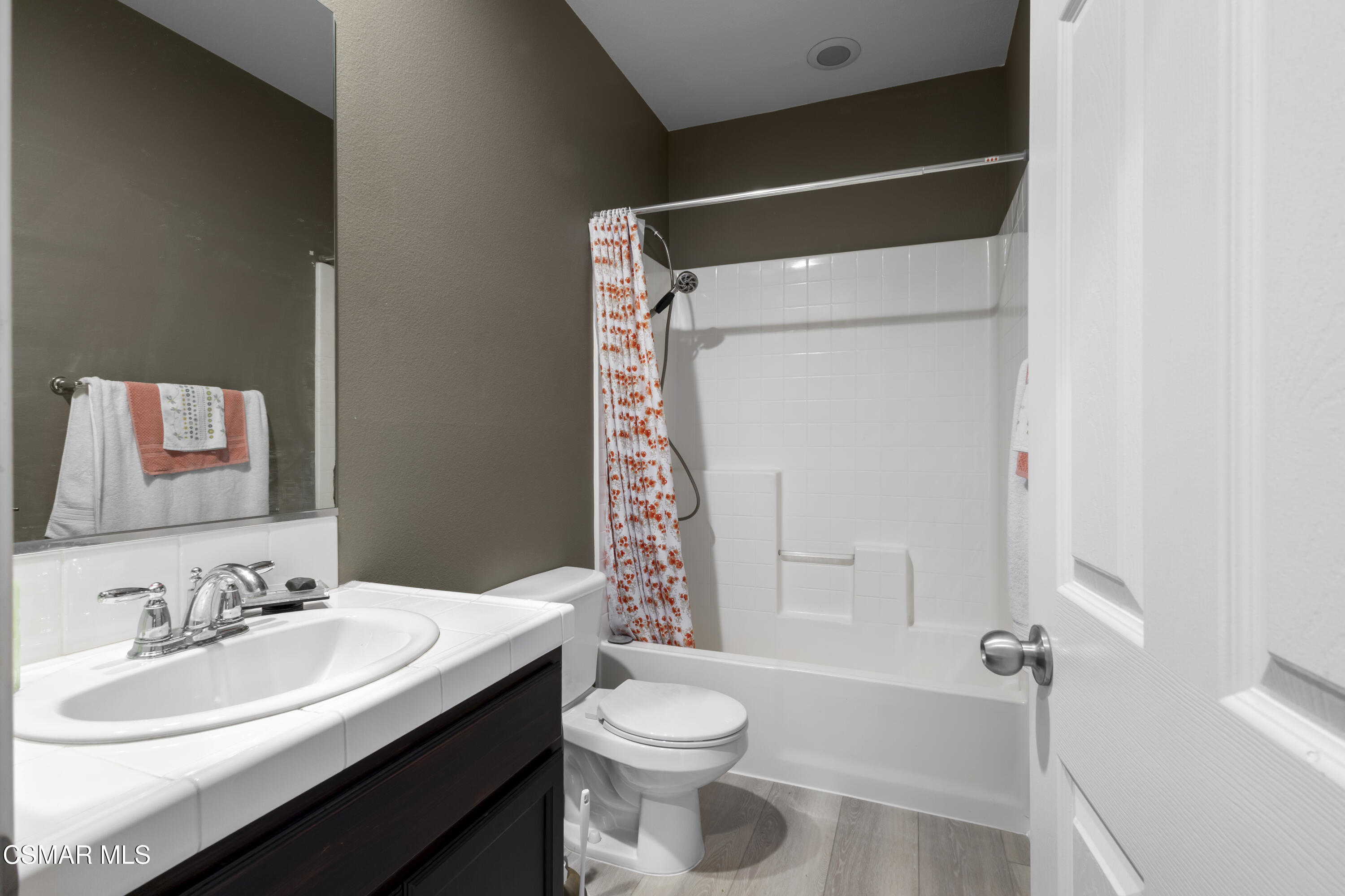 3118 North Oxnard Boulevard Oxnard, CA 93036 - Photo 18 of 31 3rd Bedroom Bath