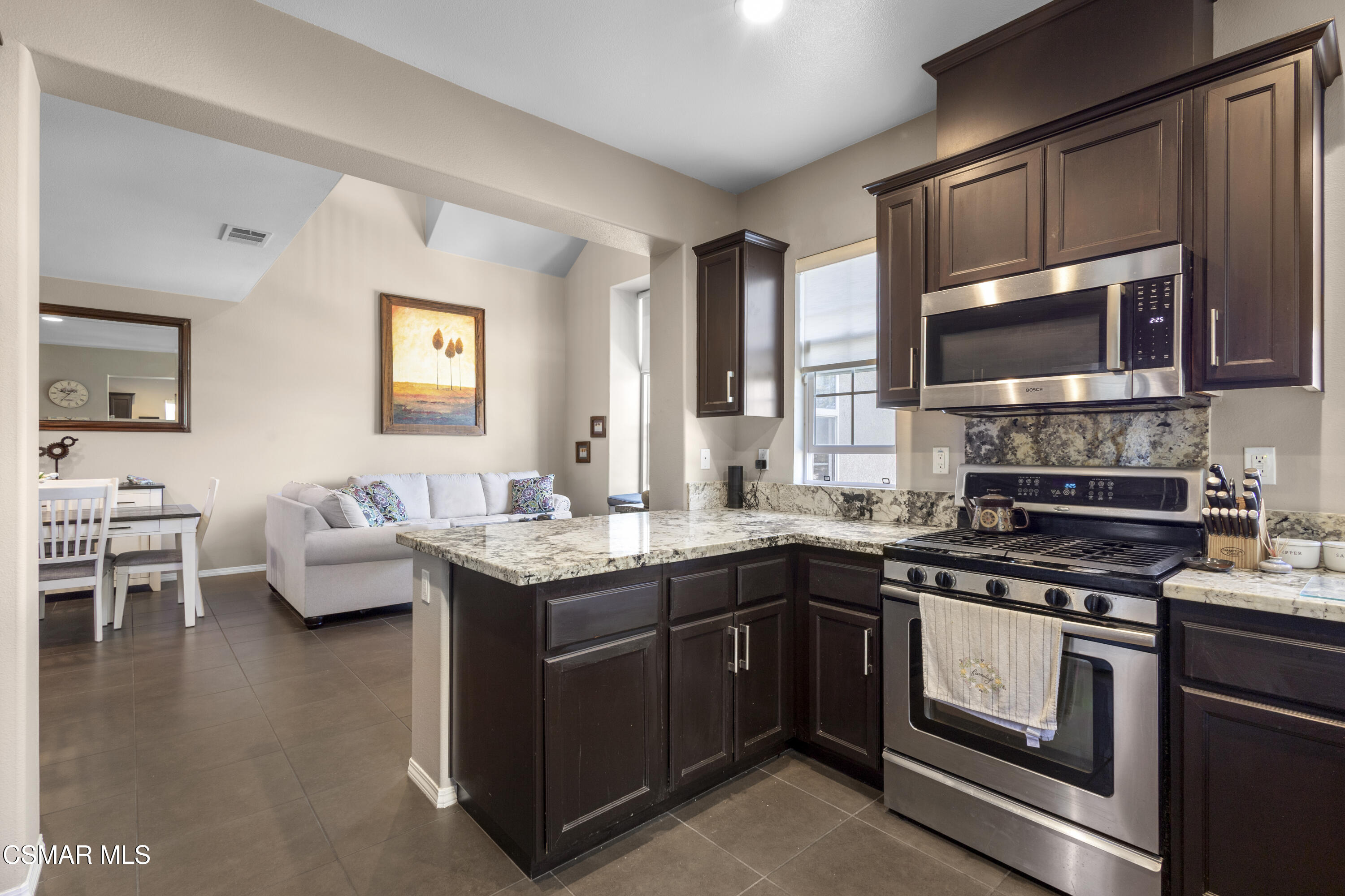 3118 North Oxnard Boulevard Oxnard, CA 93036 - Photo 8 of 31 Kitchen 2