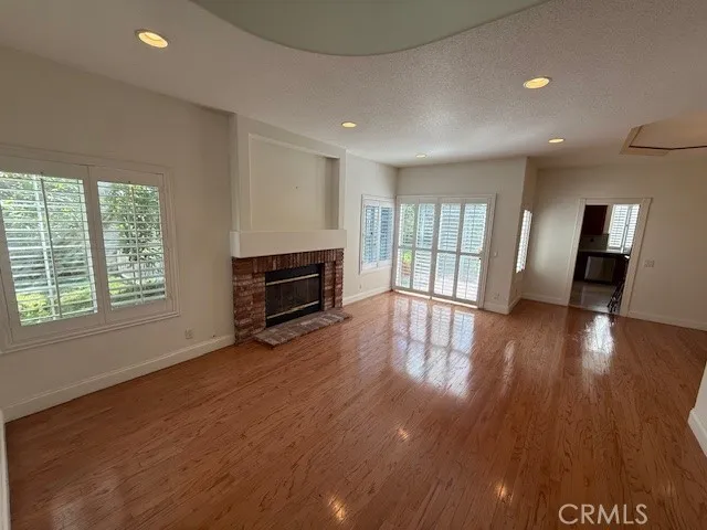 a sink and a mirror in a room