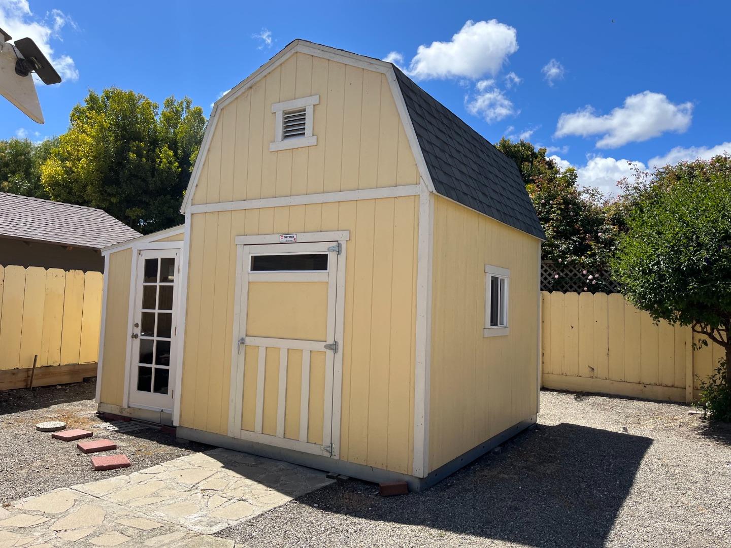 106 Maple Street Salinas, CA 93901 - Photo 19 of 22 a backyard of a house