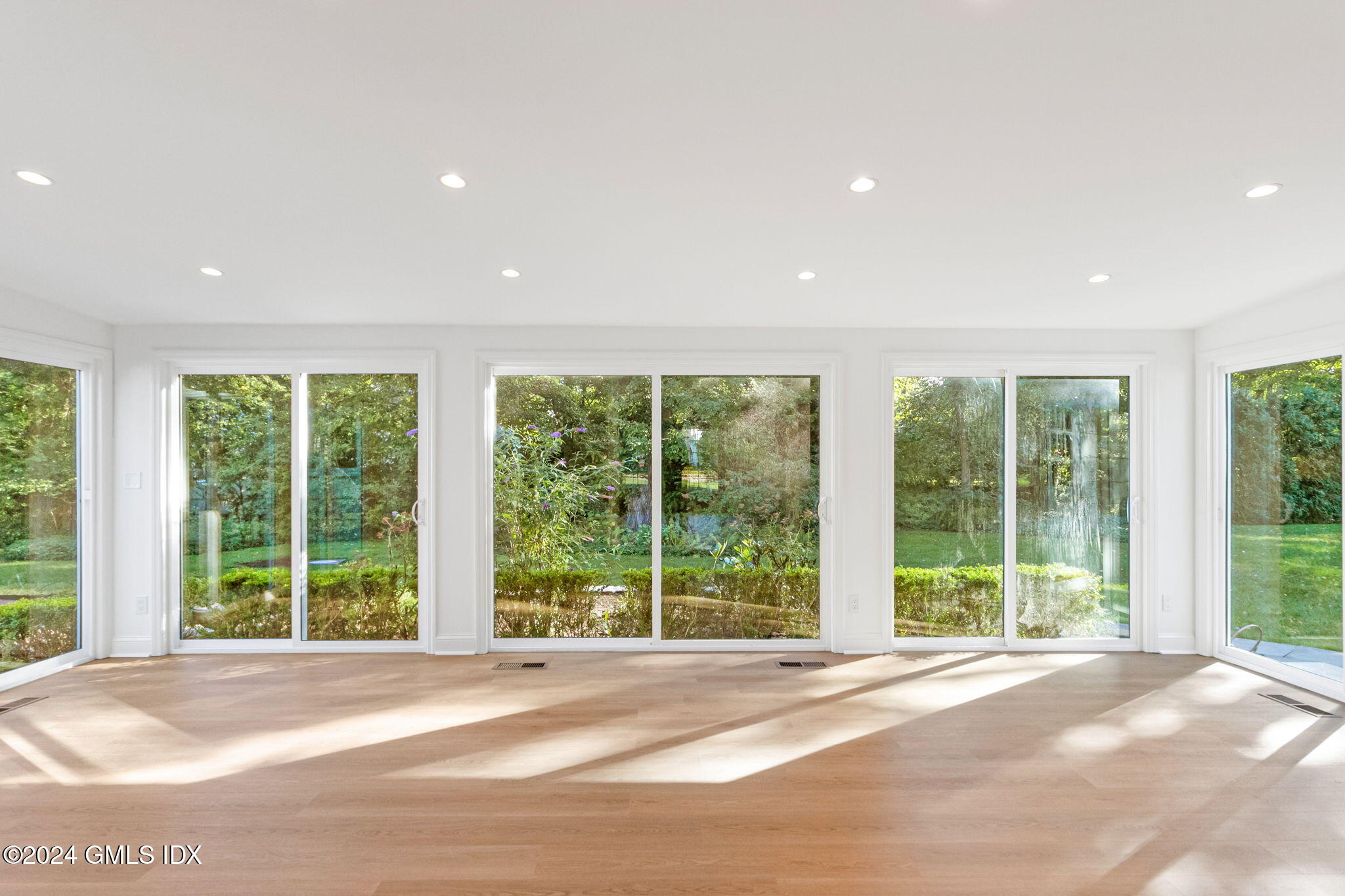 18 Echo Lane Greenwich, CT 06830 - Photo 28 of 63 Sunroom