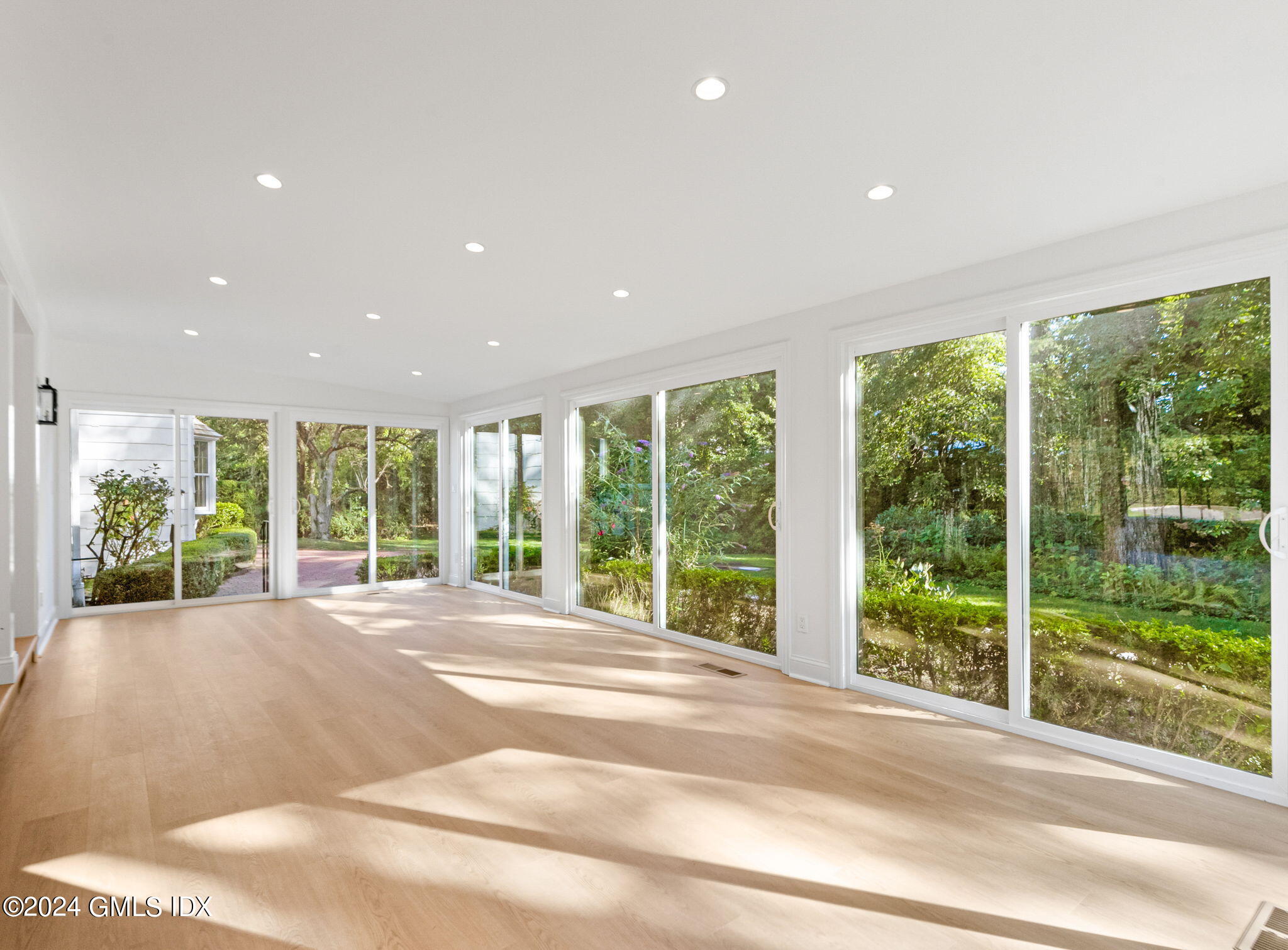 18 Echo Lane Greenwich, CT 06830 - Photo 30 of 63 Sunroom