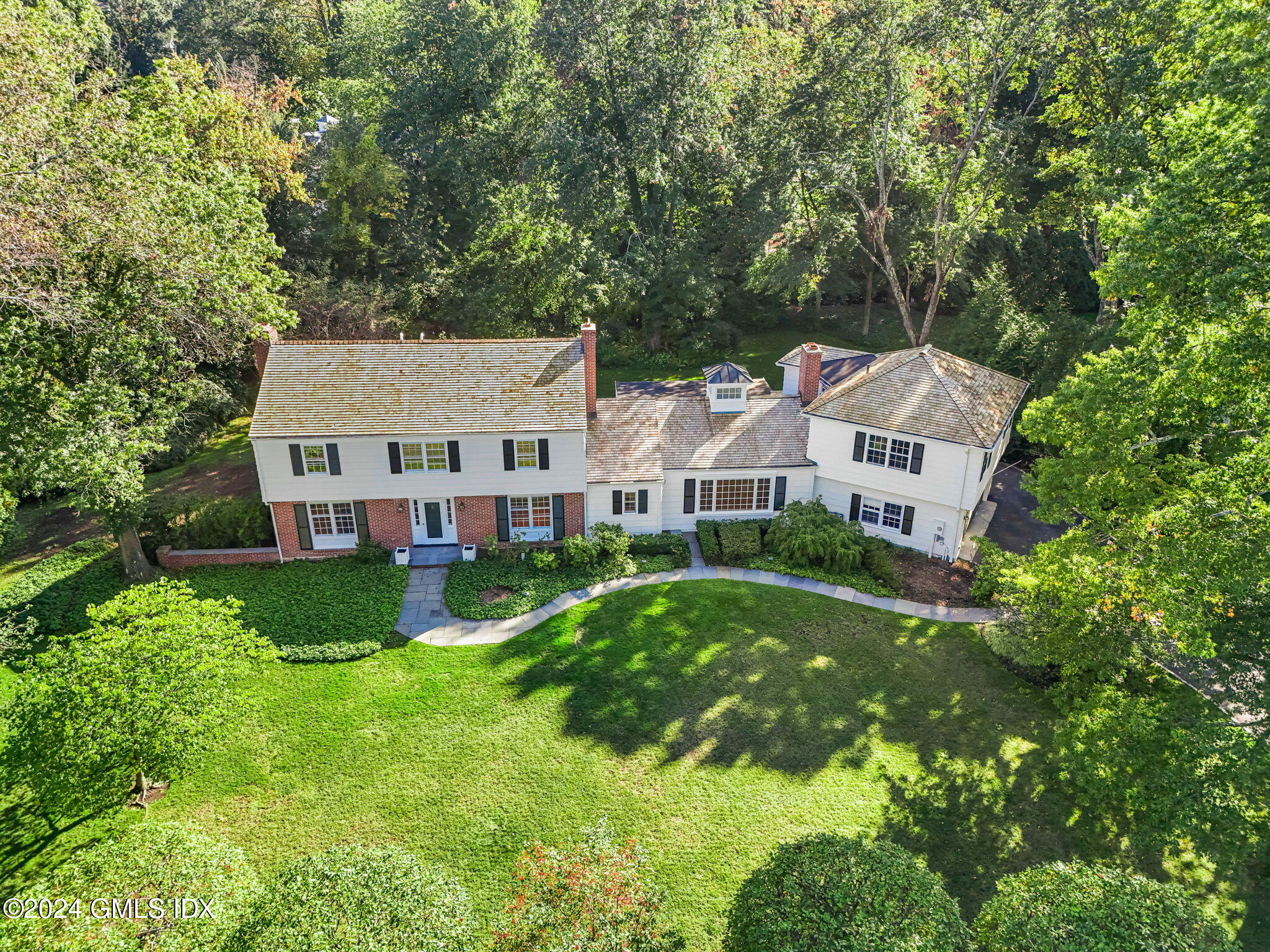 18 Echo Lane Greenwich, CT 06830 - Photo 3 of 63 78-web-or-mls-18-echo-ln