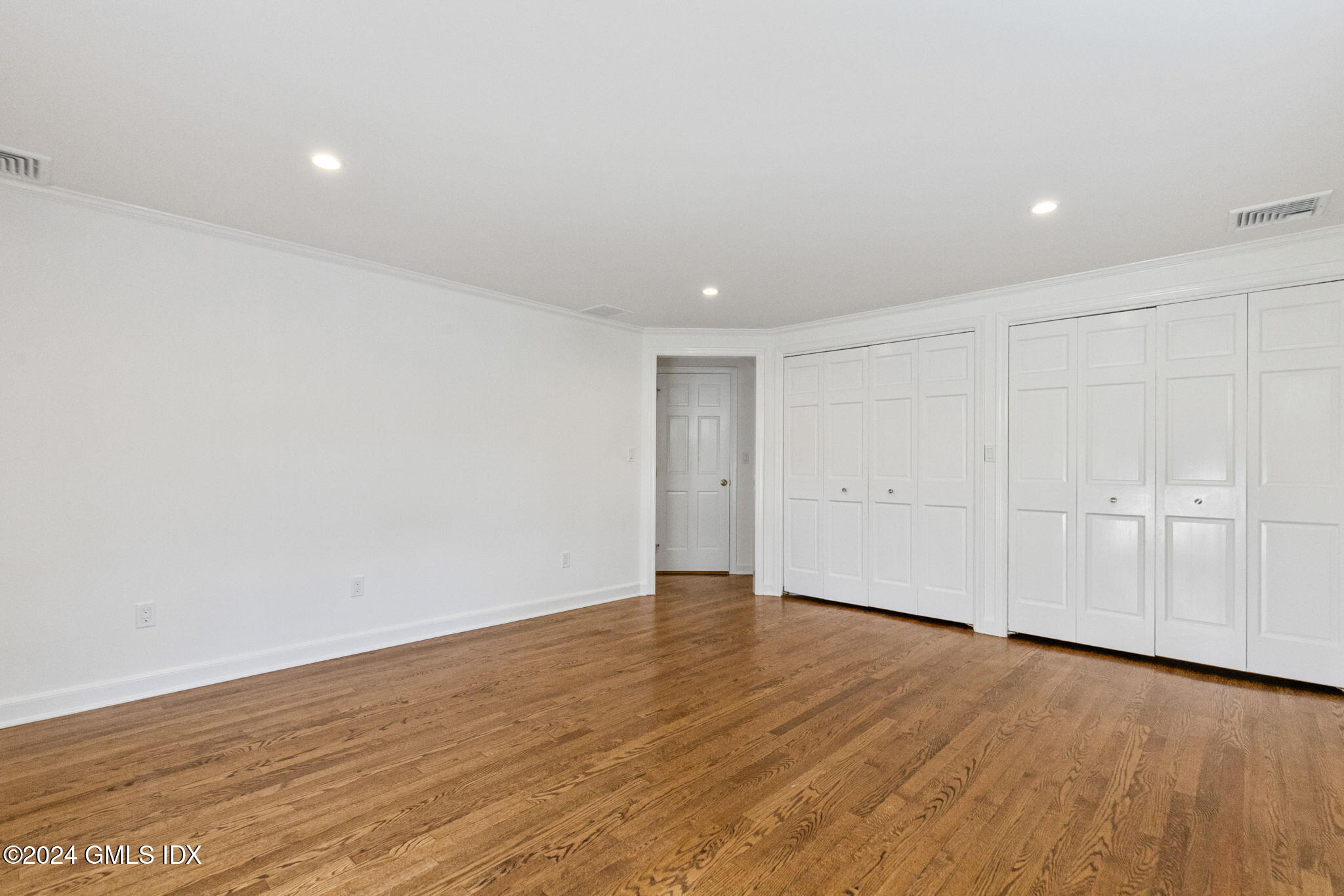 18 Echo Lane Greenwich, CT 06830 - Photo 36 of 63 Primary Suite