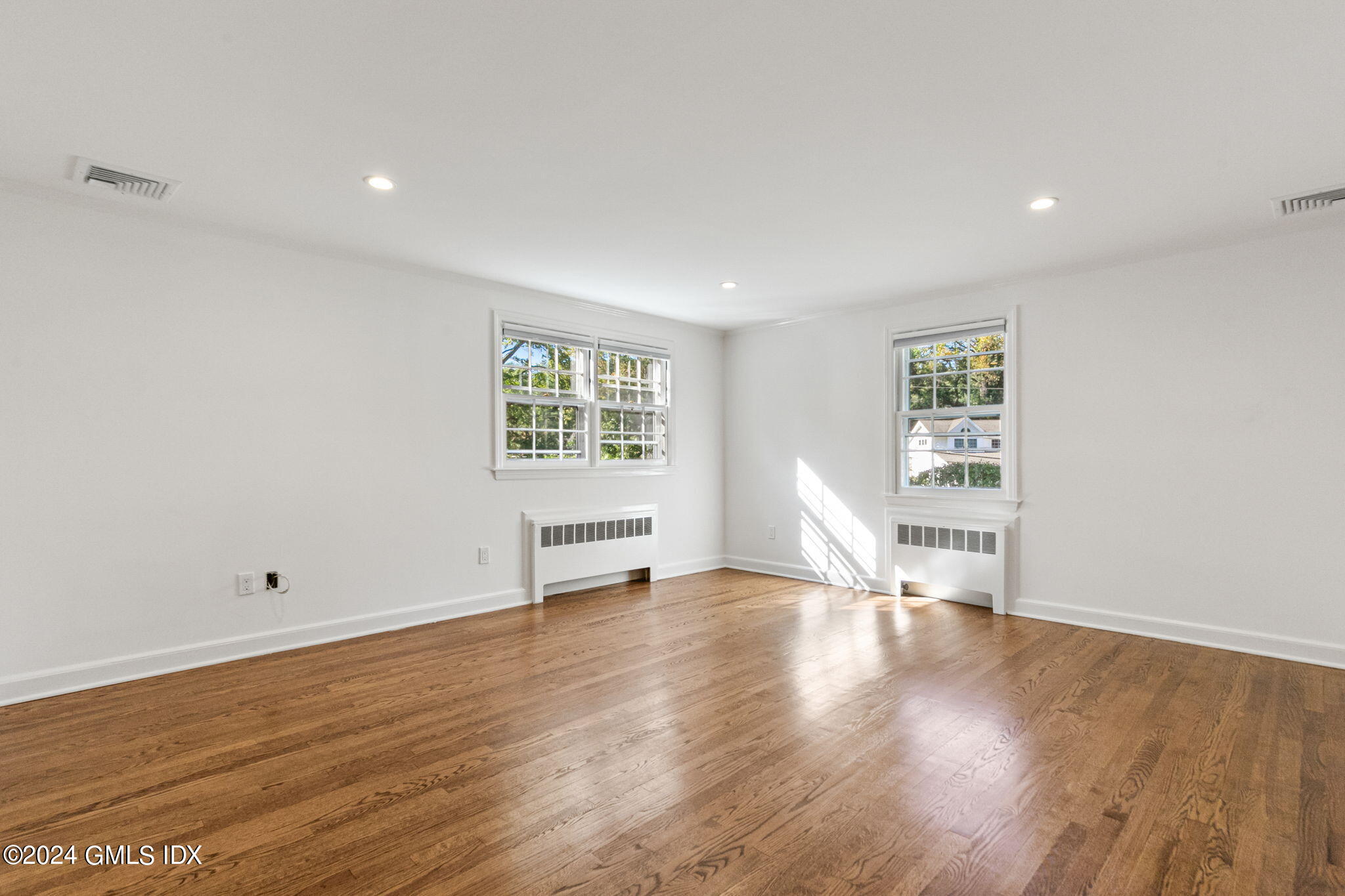 18 Echo Lane Greenwich, CT 06830 - Photo 38 of 63 Primary Suite