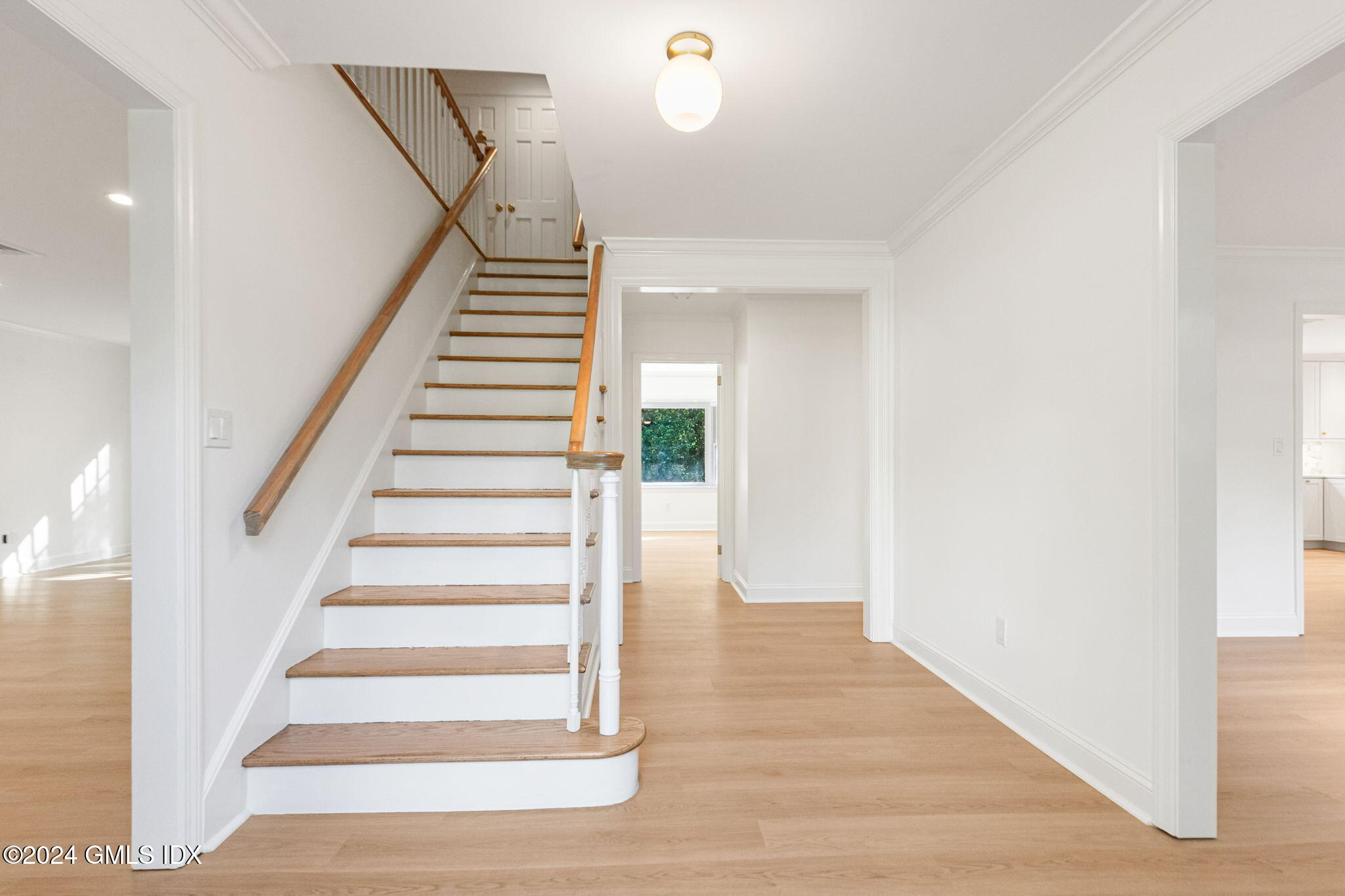 18 Echo Lane Greenwich, CT 06830 - Photo 4 of 63 Foyer