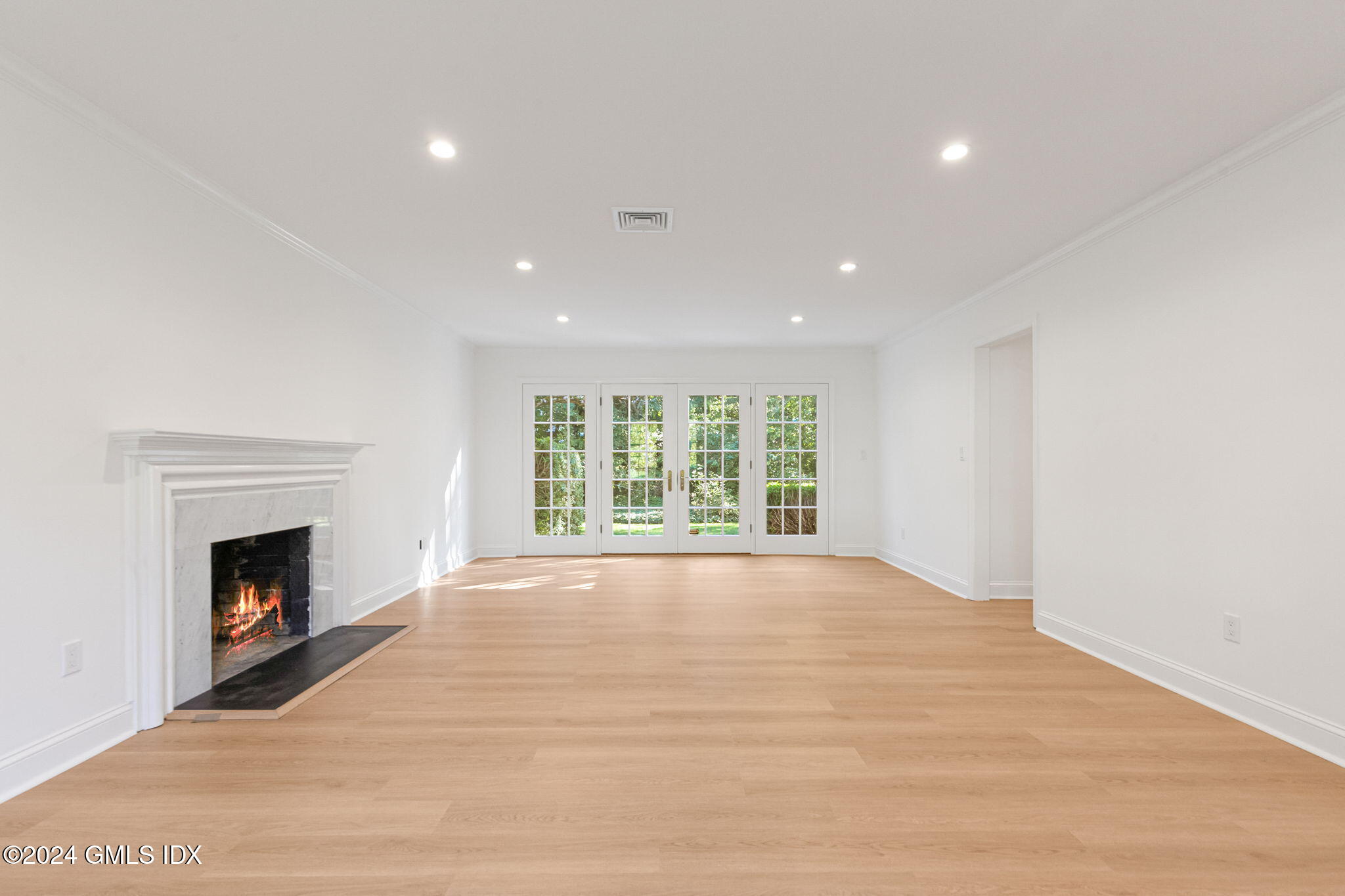 18 Echo Lane Greenwich, CT 06830 - Photo 7 of 63 Living Room