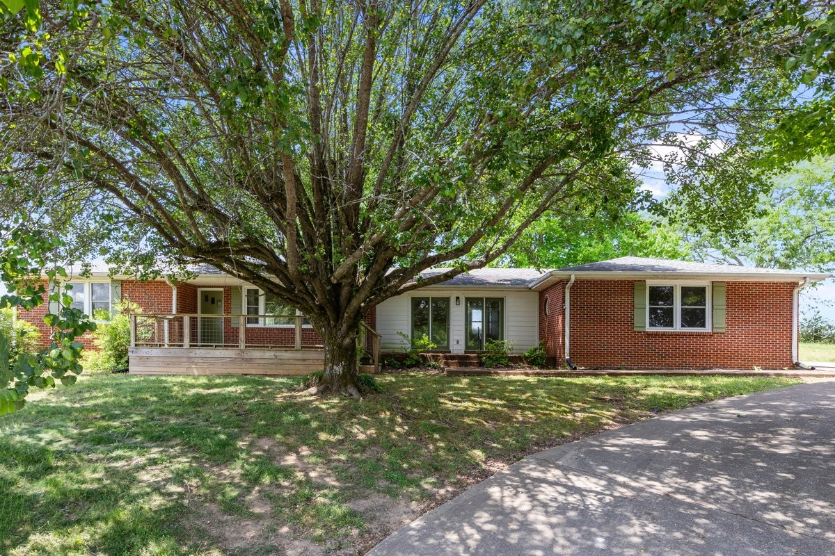 1720 Duke Loop Dickson, TN 37055 - Photo 2 of 38