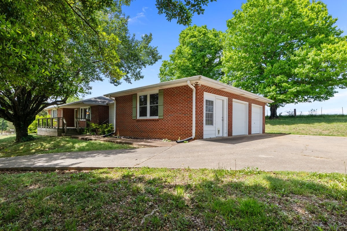 1720 Duke Loop Dickson, TN 37055 - Photo 37 of 38