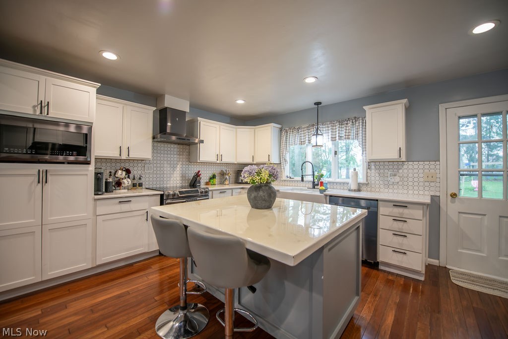 827 East 5th Street Dover, OH 44622 - Photo 14 of 38 Detailed view of the kitchen area, highlighting the center island