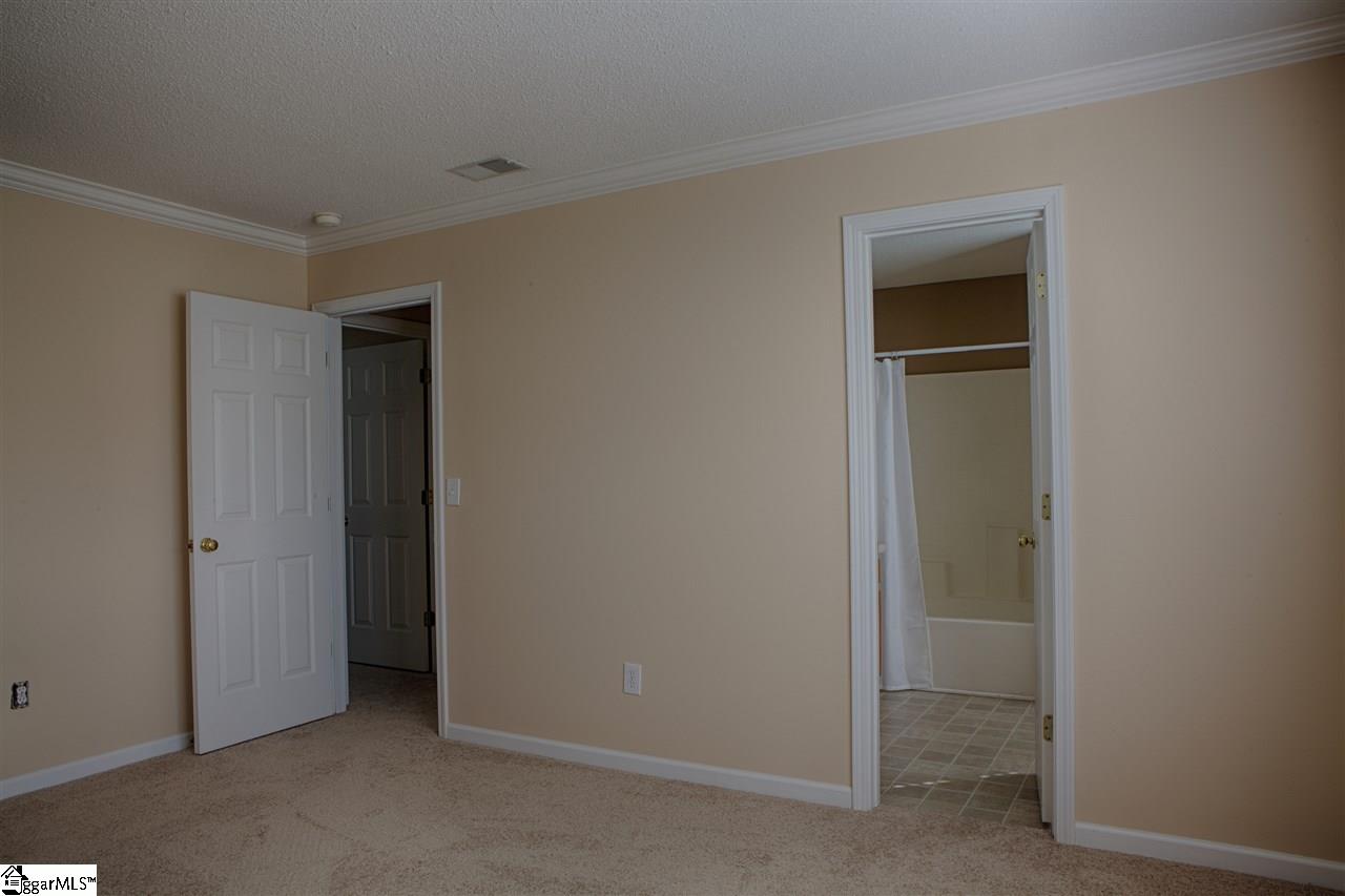 404 Kingsman Lane Easley, SC 29642 - Photo 3 of 30 Gallery Image 3