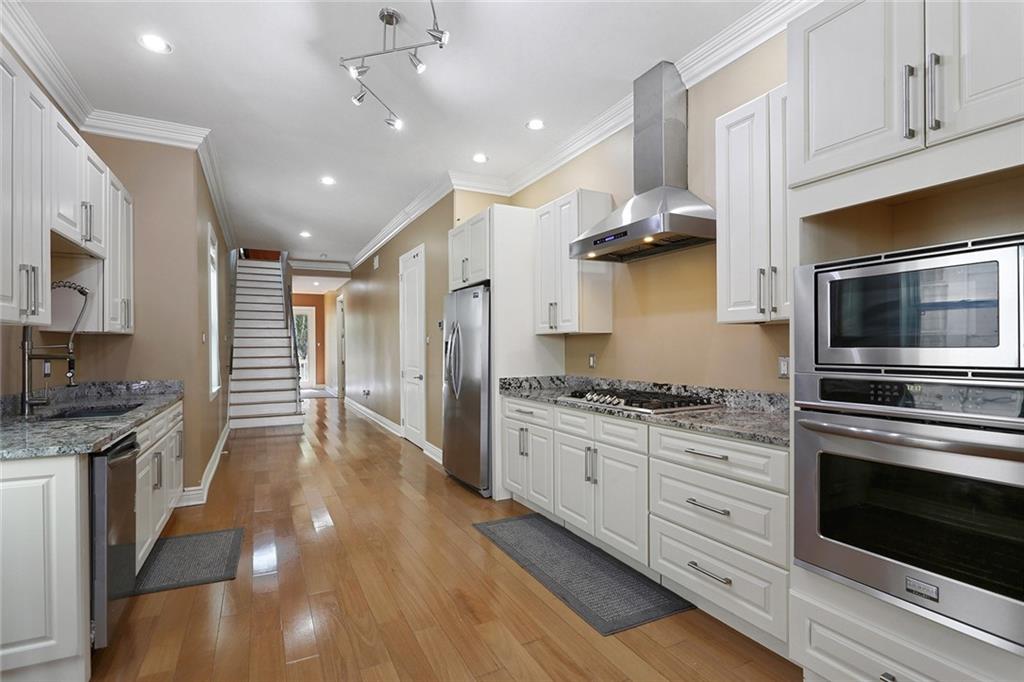 3038 Grand Rte Saint John Street New Orleans, LA 70119 - Photo 3 of 15