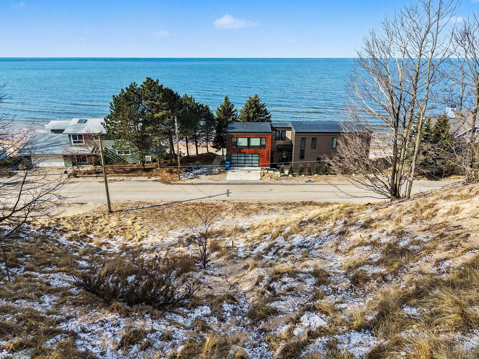 17812 North Shore Estates Road Spring Lake, MI 49456 - Photo 3 of 17 003_file_2943