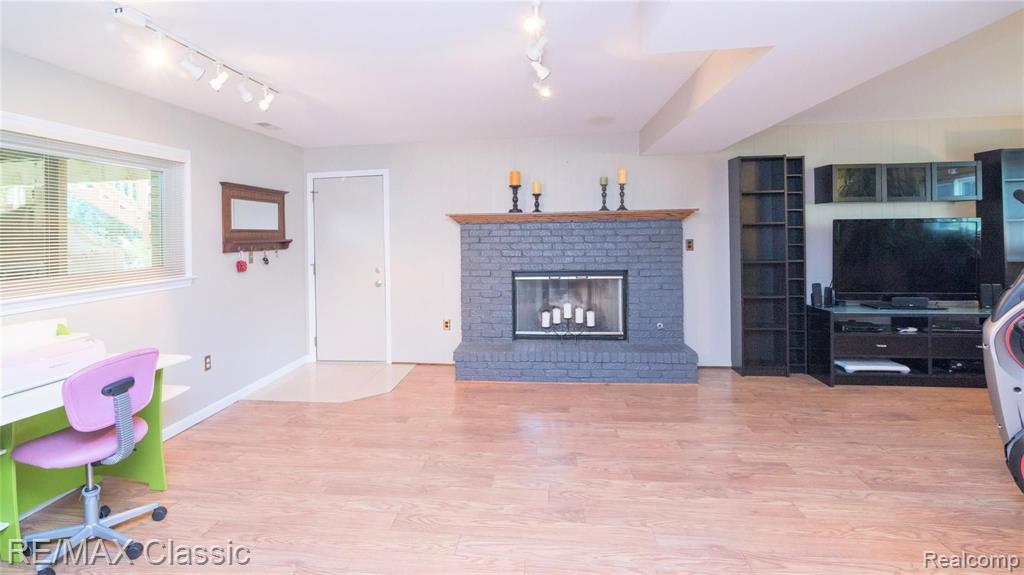 24712 Springbrook Drive Farmington, MI 48336 - Photo 40 of 46