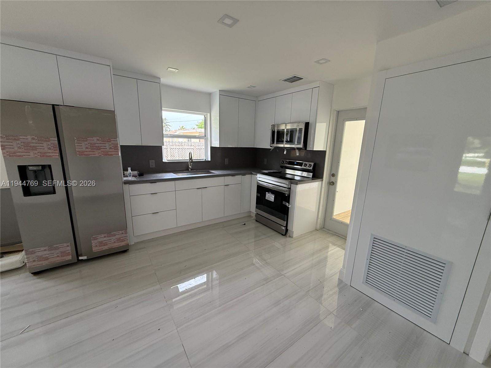 18333 Southwest 296th Street, Unit 18333 Homestead, FL 33030 - Photo 4 of 25