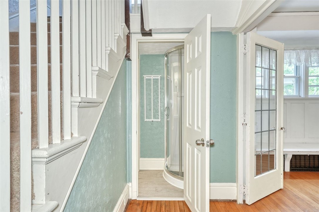 153 Seneca Parkway Rochester, NY 14613 - Photo 9 of 47