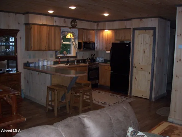 $2,800 | 220 Birchwood Place, Northville, NY 12134