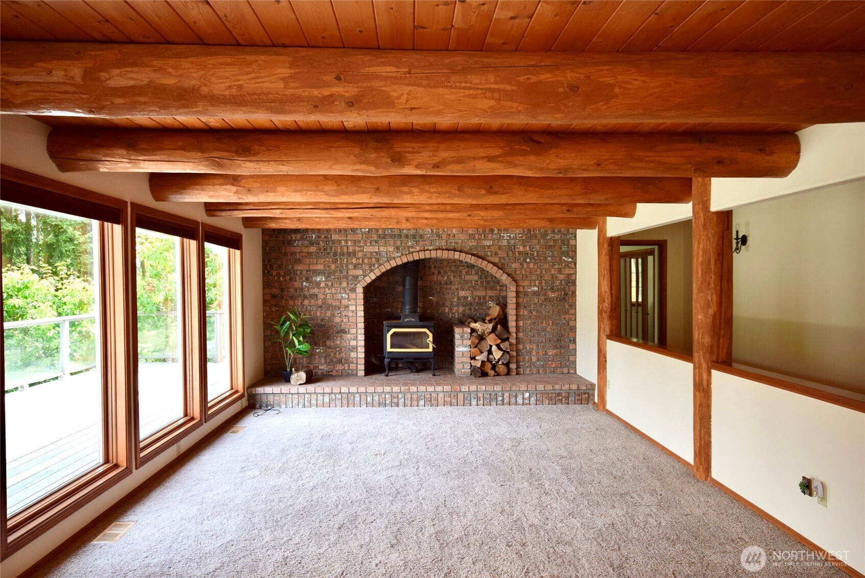 2422 West Sequim Bay Road Sequim, WA 98382 - Photo 12 of 36 a view of an empty room with windows