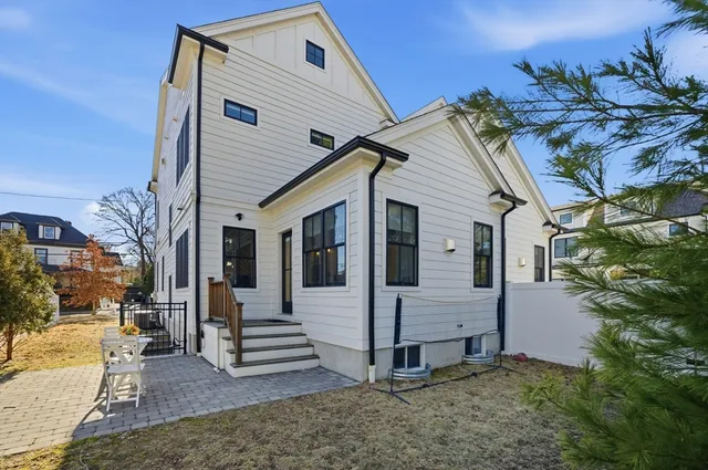 $1,599,000 | 7 Sharon Avenue, Unit 7, Newton, MA 02466