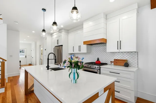 $1,599,000 | 7 Sharon Avenue, Unit 7, Newton, MA 02466