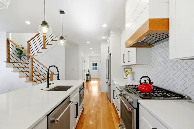 $1,599,000 | 7 Sharon Avenue, Unit 7, Newton, MA 02466