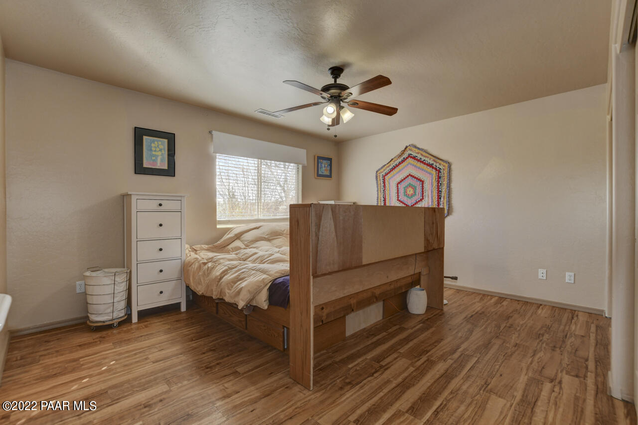 5701 North Long Rifle Road Prescott Valley, AZ 86314 - Photo 18 of 34 18-Primary-Bedroom