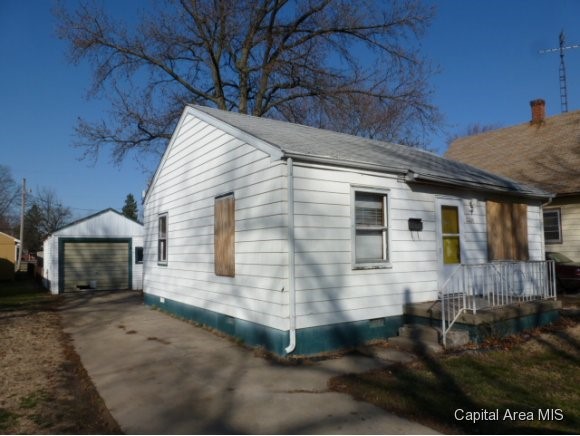 2431 South 13th Street Springfield, IL 62703 - Photo 1 of 9