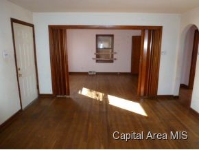 2431 South 13th Street Springfield, IL 62703 - Photo 2 of 9