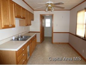 2431 South 13th Street Springfield, IL 62703 - Photo 4 of 9