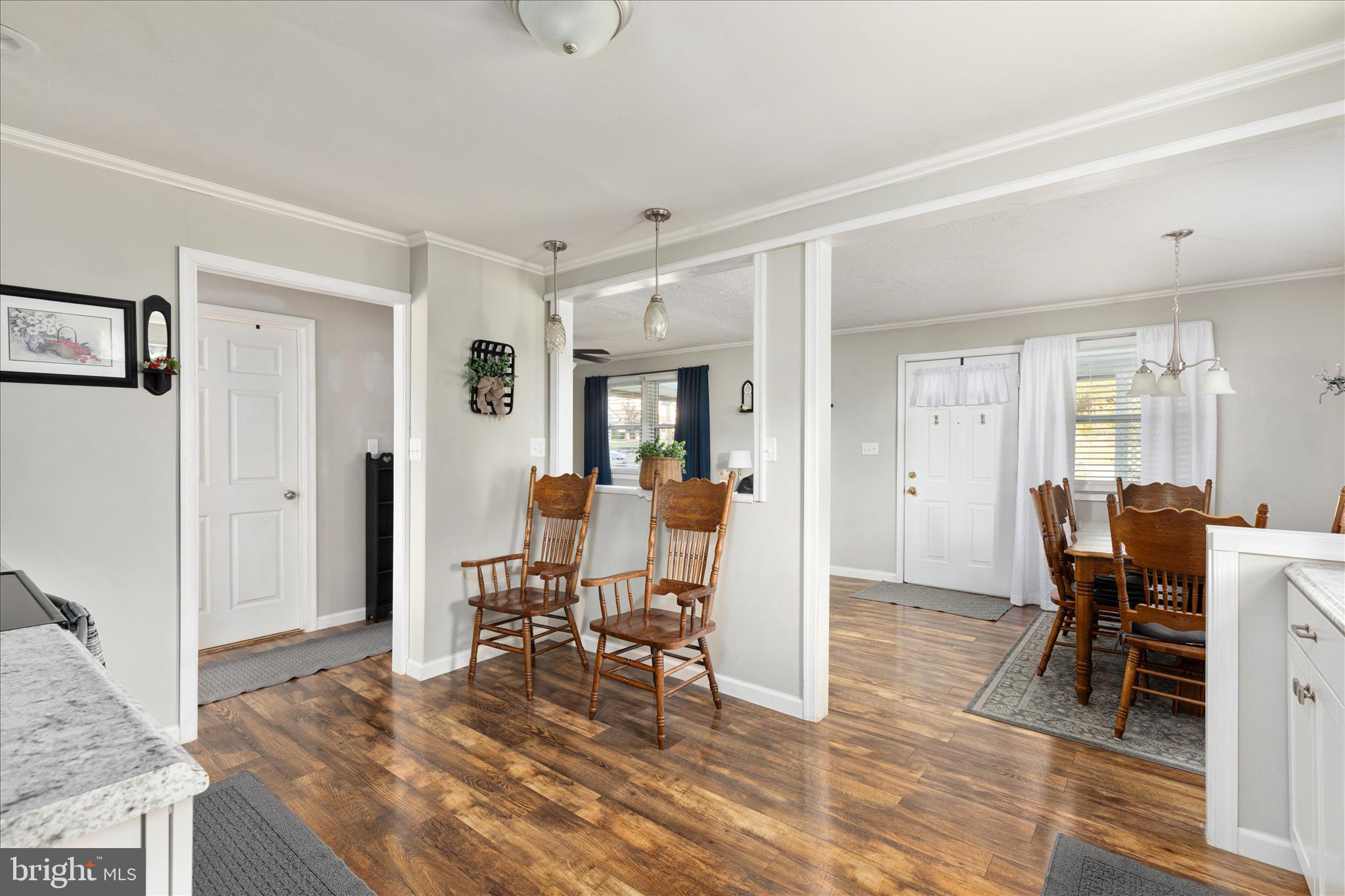 654 Capon Road Strasburg, VA 22657 - Photo 4 of 41 Kitchen/dining area