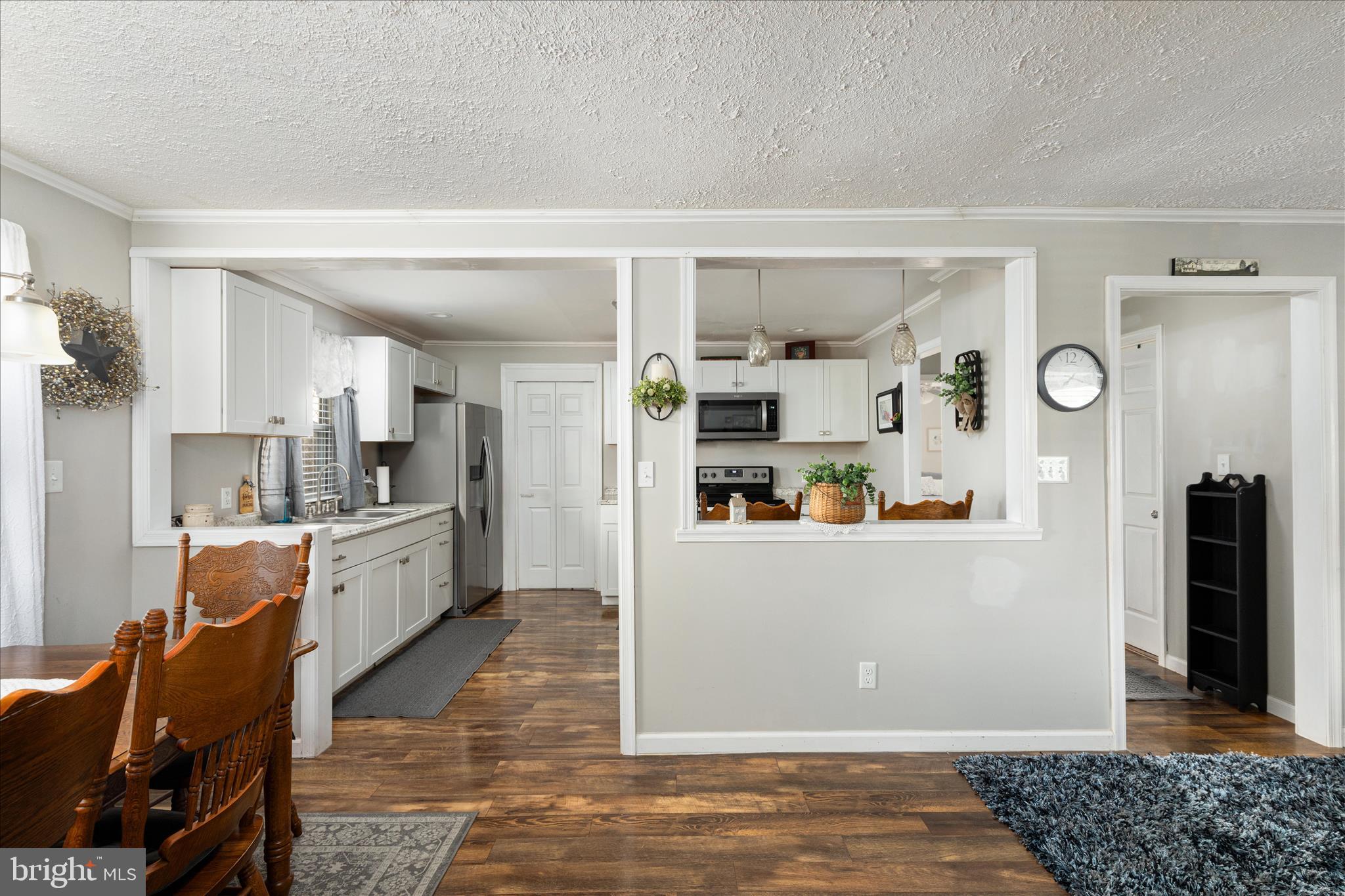 654 Capon Road Strasburg, VA 22657 - Photo 5 of 41 Kitchen/dining area