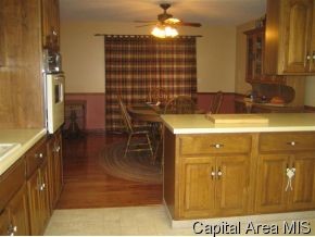 9 Marshall Court Springfield, IL 62712 - Photo 5 of 12