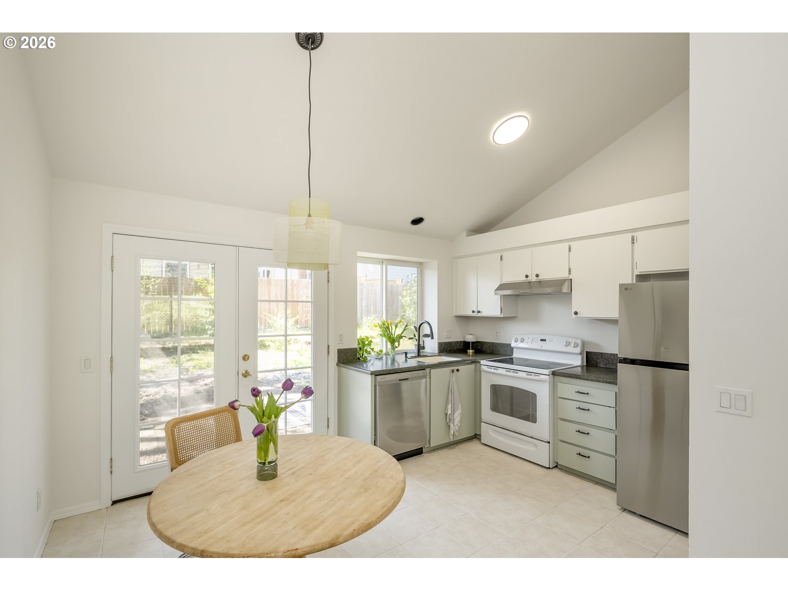 7227 Southwest Linette Way Beaverton, OR 97007 - Photo 12 of 40