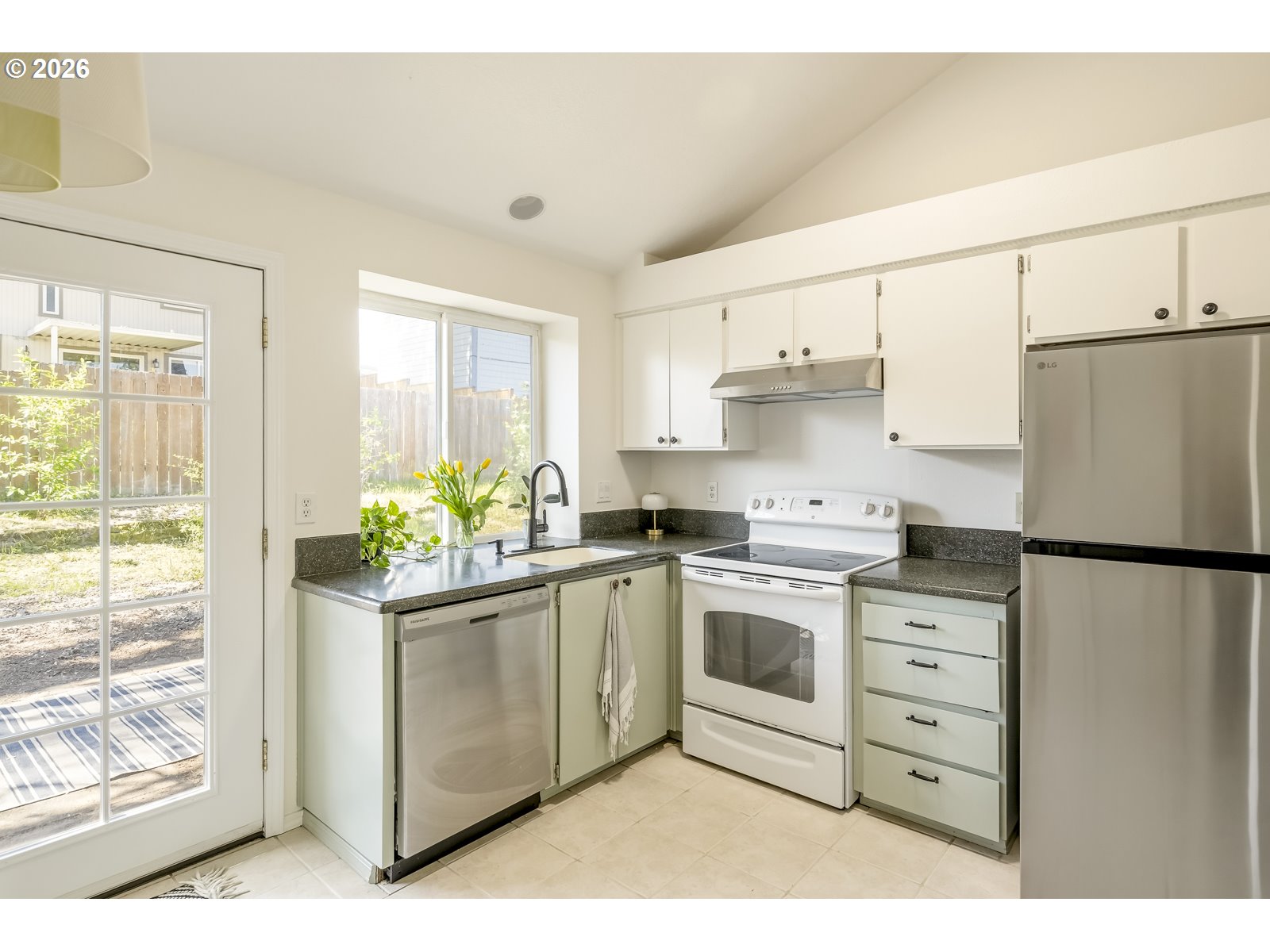 7227 Southwest Linette Way Beaverton, OR 97007 - Photo 14 of 40