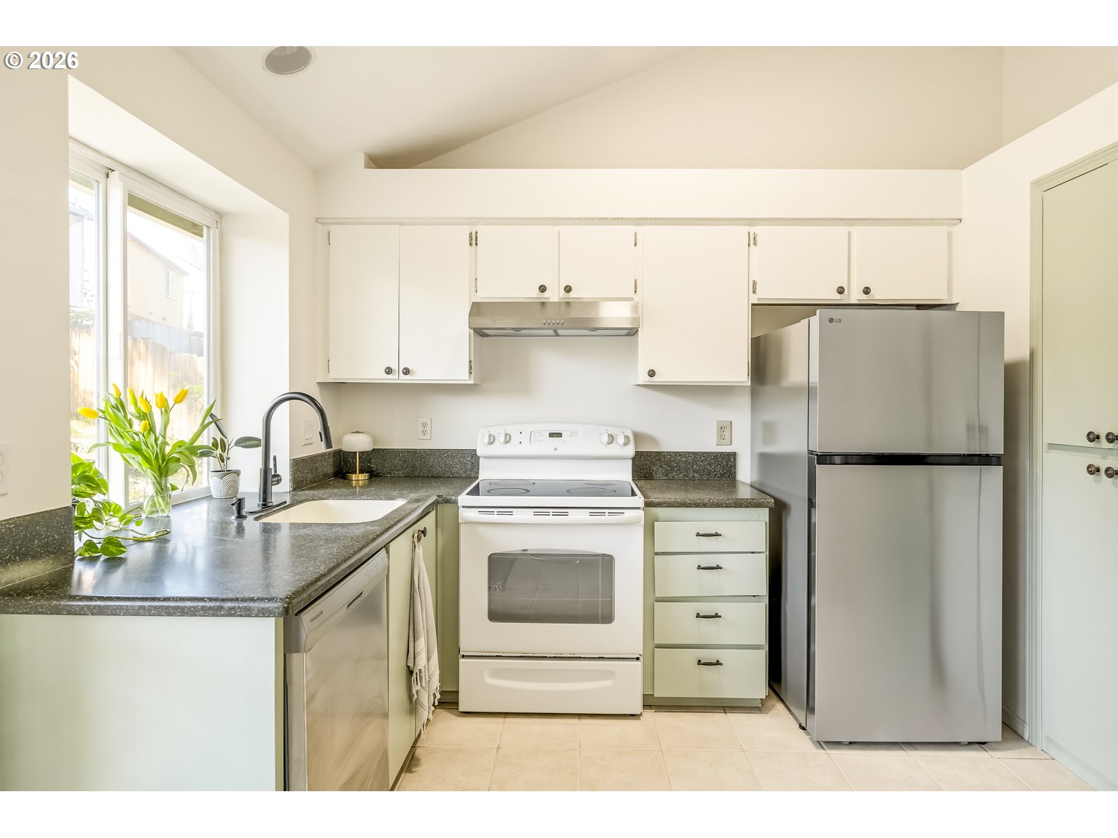 7227 Southwest Linette Way Beaverton, OR 97007 - Photo 16 of 40