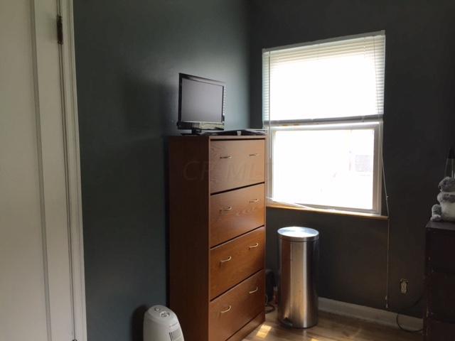 206 Edgevale Road Columbus, OH 43209 - Photo 12 of 33 Bedroom 1 off of hall