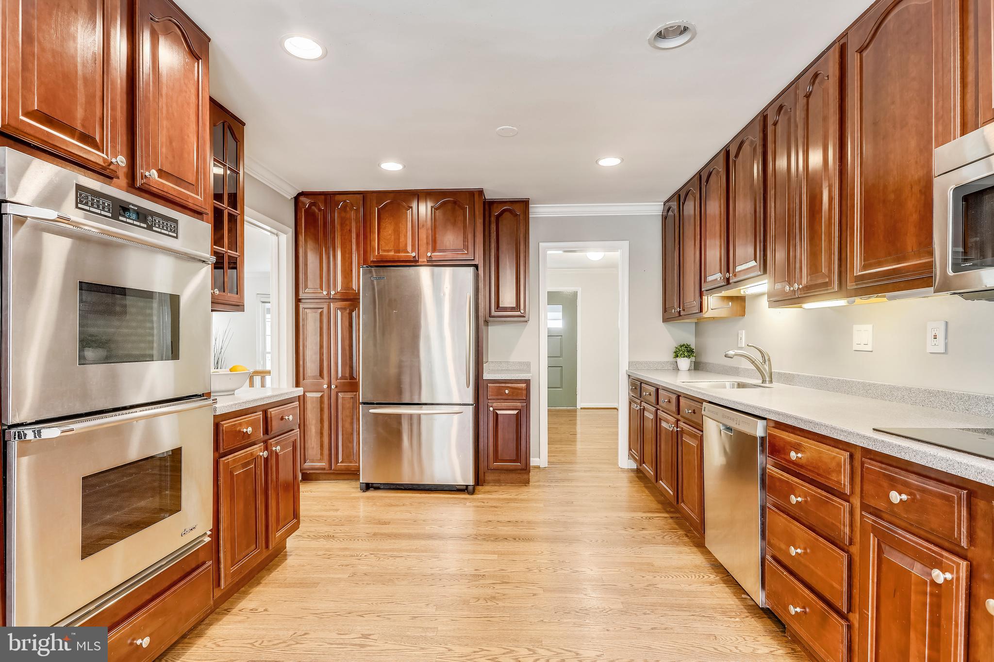 9515 Clement Road Silver Spring, MD 20910 - Photo 13 of 39