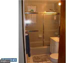 407 Bensal Road Hatboro, PA 19040 - Photo 7 of 11 Bathroom