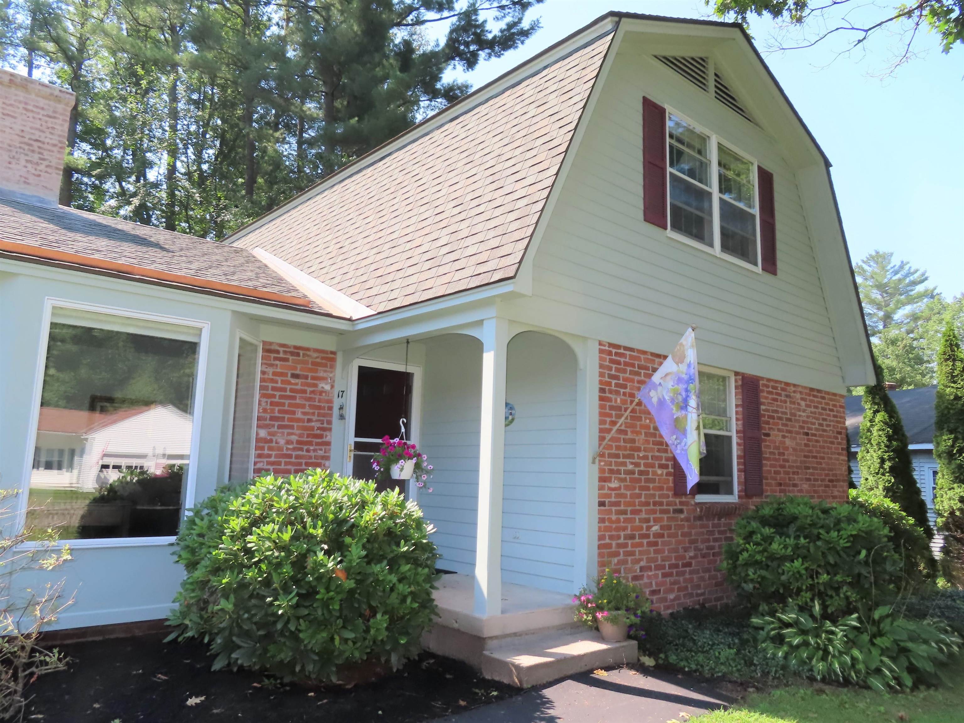 17 Leahy Road Keene, NH 03431 - Photo 2 of 40