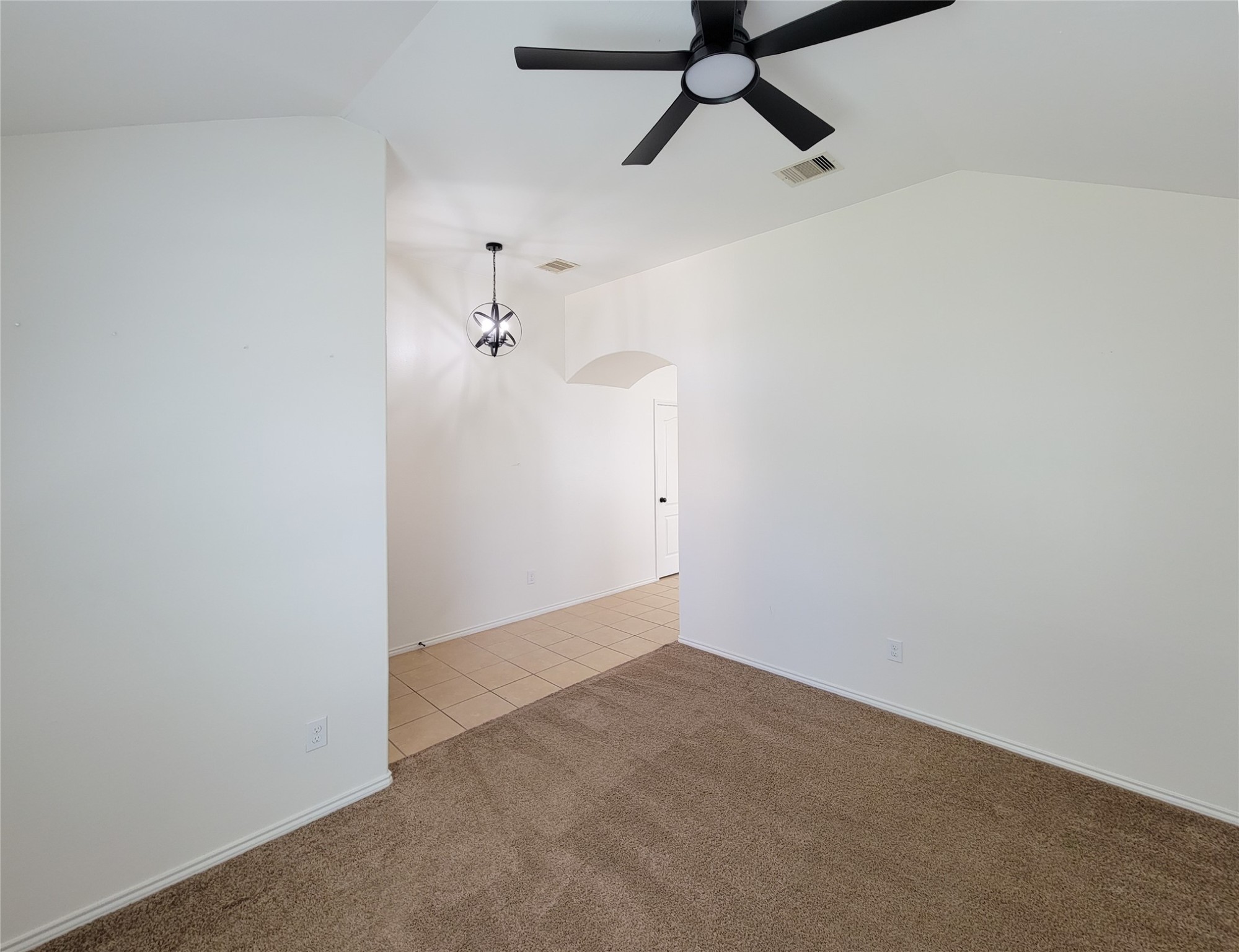 13935 Kenswick Key Lane Houston, TX 77047 - Photo 12 of 33 a view of a small space