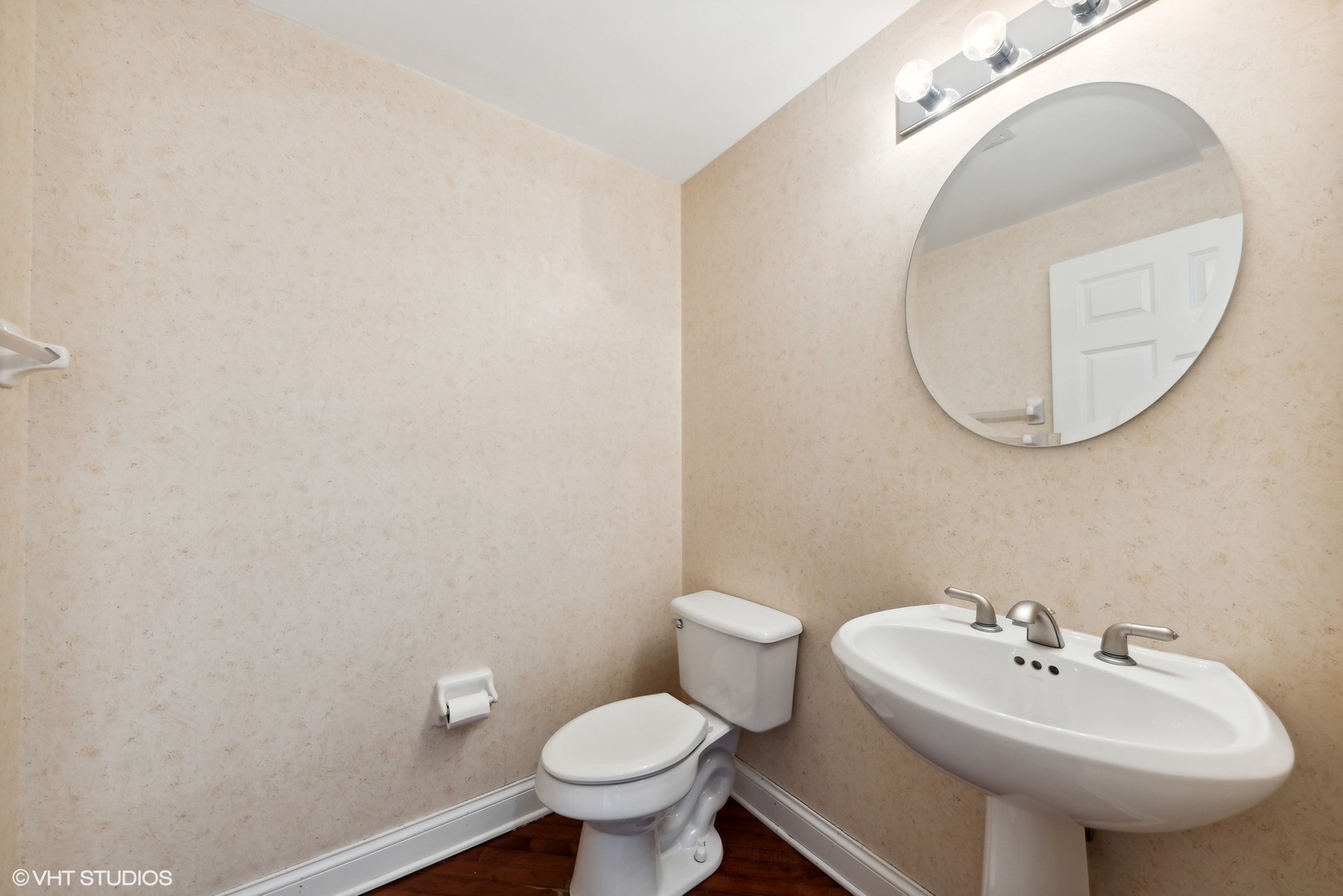 23914 Hillfarm Road Lake Barrington, IL 60010 - Photo 19 of 43 a bathroom with a sink and a mirror