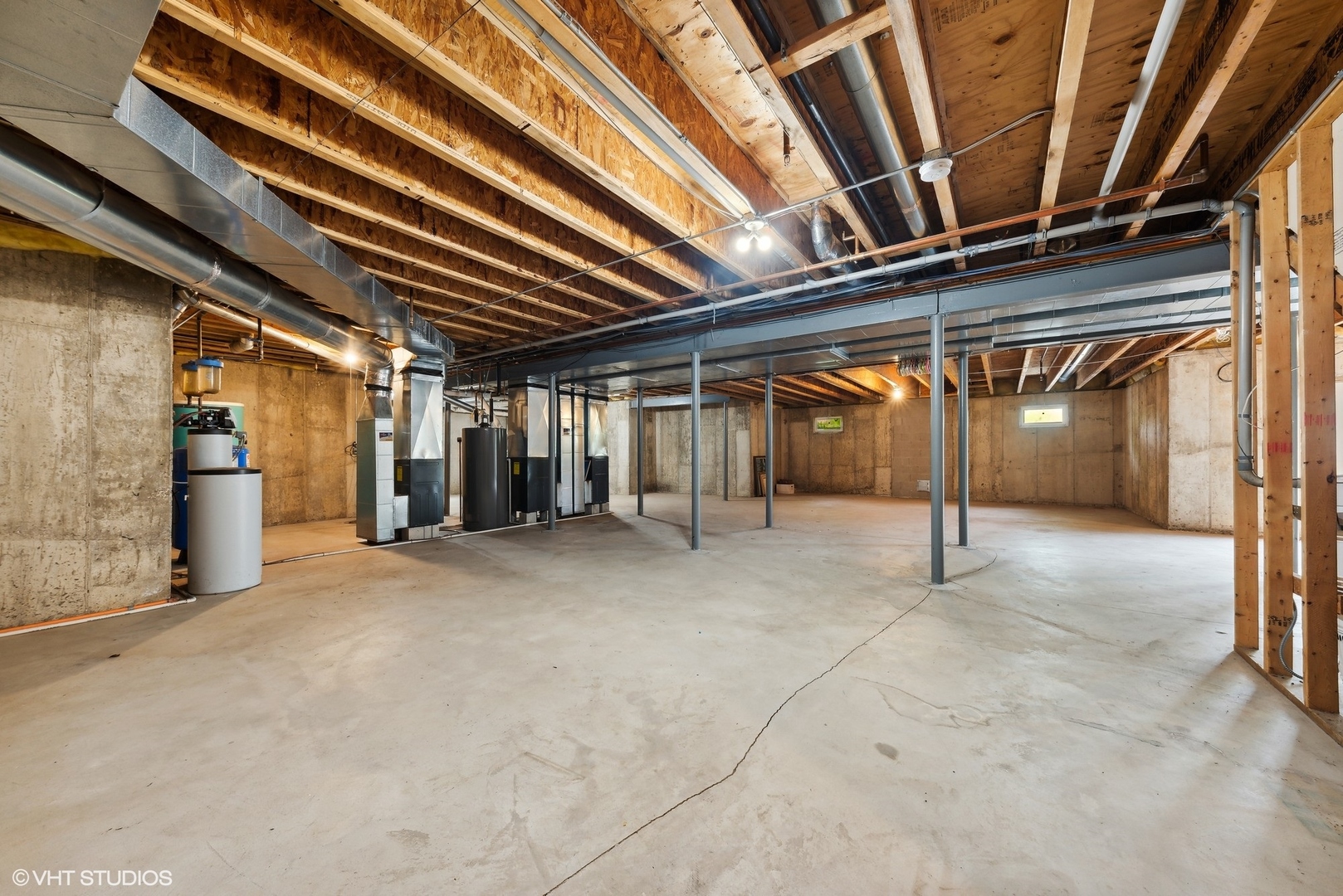 23914 Hillfarm Road Lake Barrington, IL 60010 - Photo 33 of 43 a view of an empty room with closet