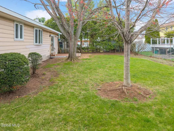 $369,900 | 14 Ledgewood Drive, Colonie, NY 12205