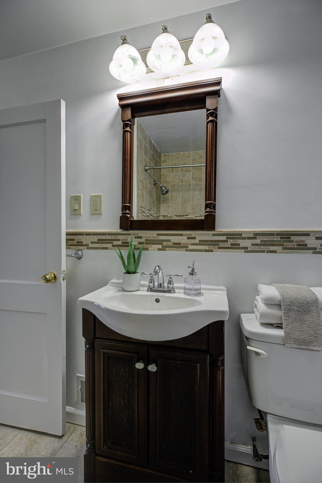 5556 Channing Road Baltimore, MD 21229 - Photo 27 of 44