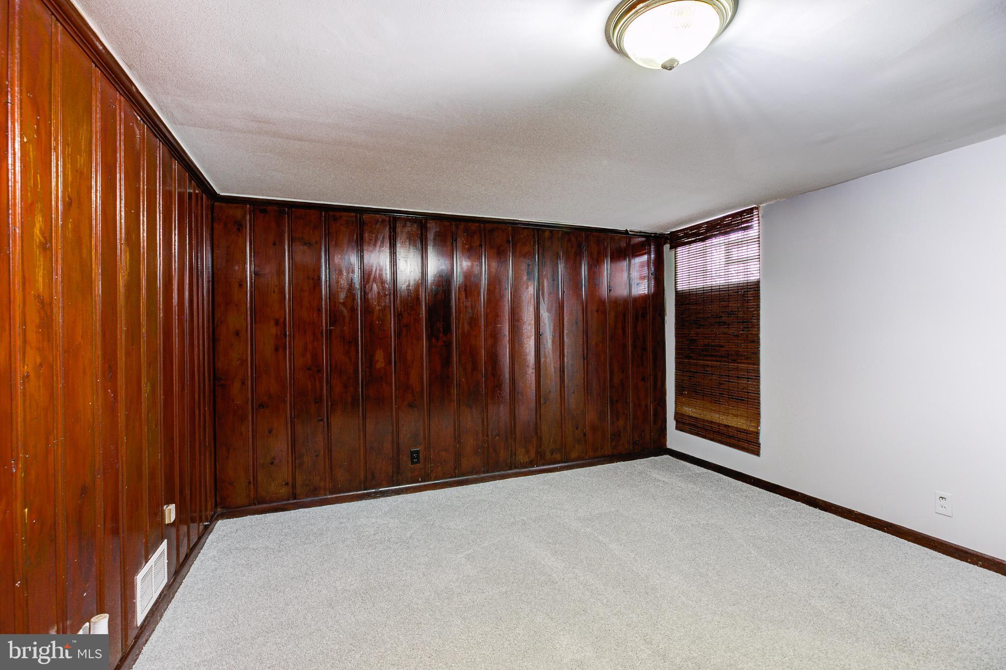 5556 Channing Road Baltimore, MD 21229 - Photo 37 of 44