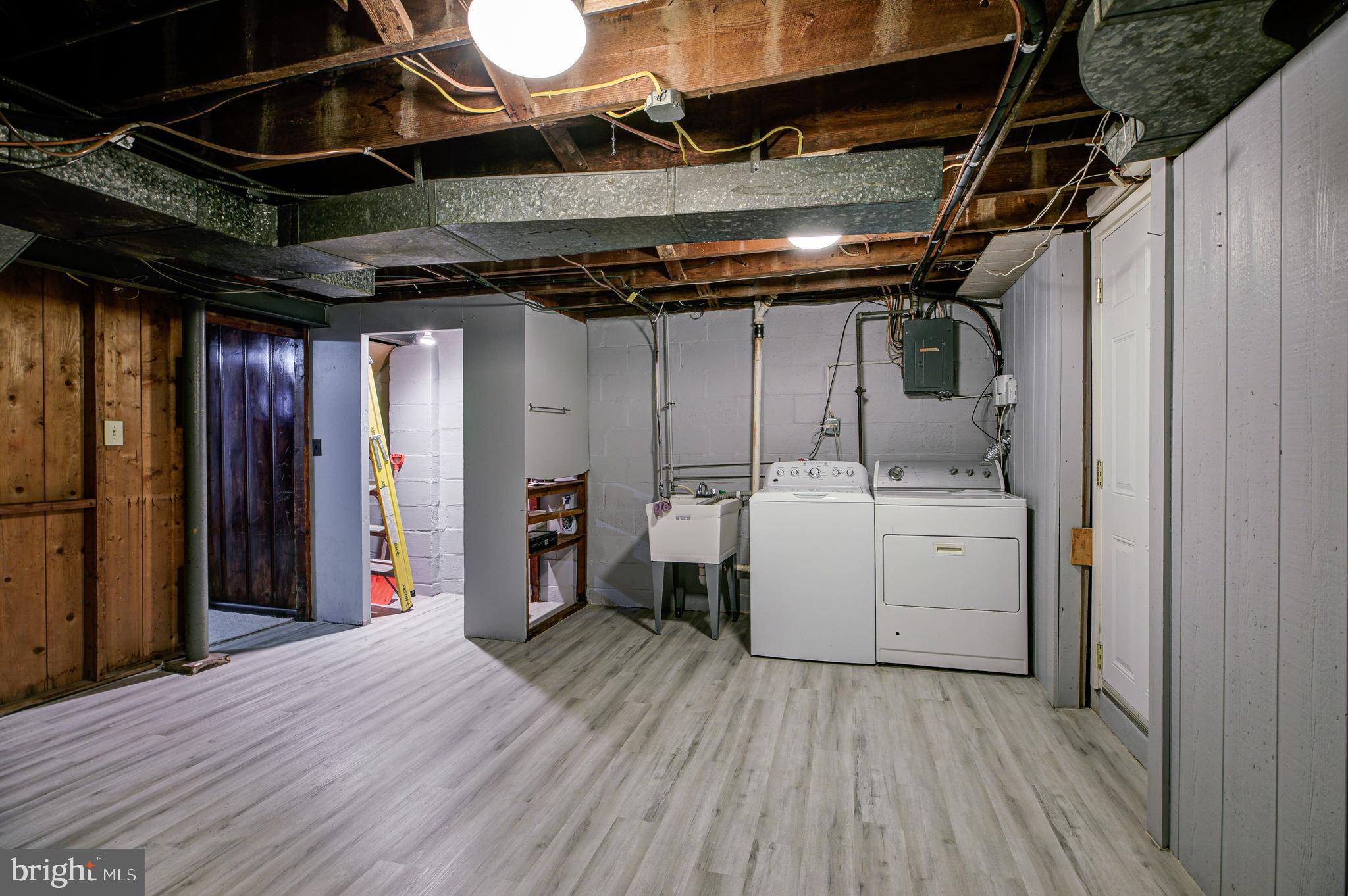 5556 Channing Road Baltimore, MD 21229 - Photo 39 of 44