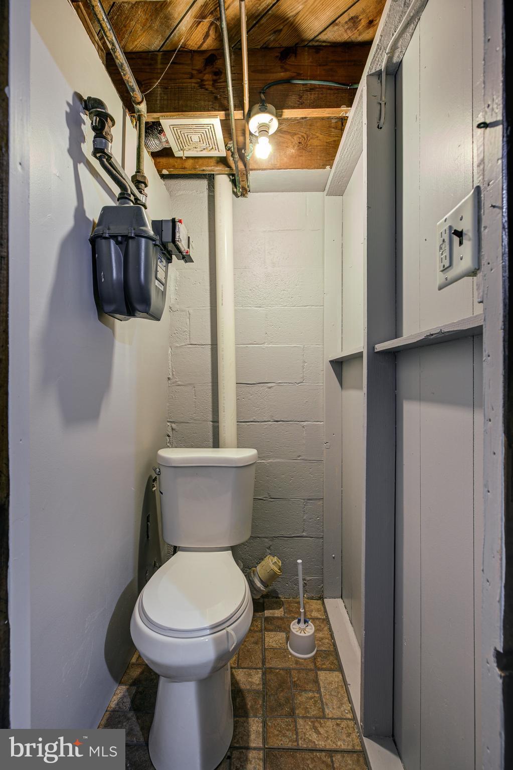 5556 Channing Road Baltimore, MD 21229 - Photo 40 of 44