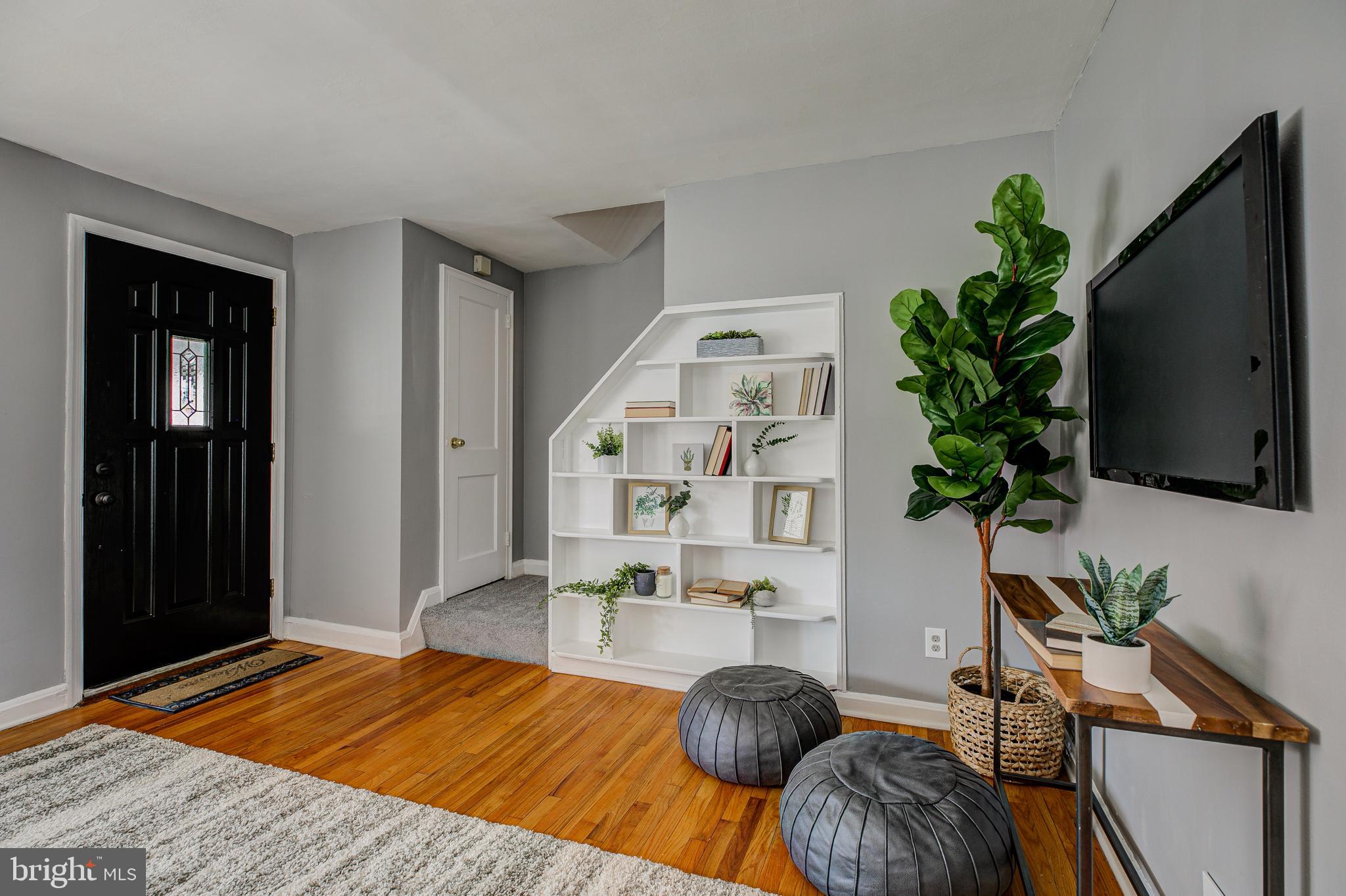 5556 Channing Road Baltimore, MD 21229 - Photo 8 of 44