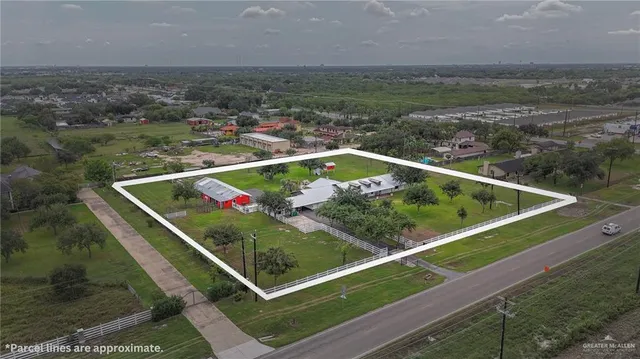 a view of a tennis court