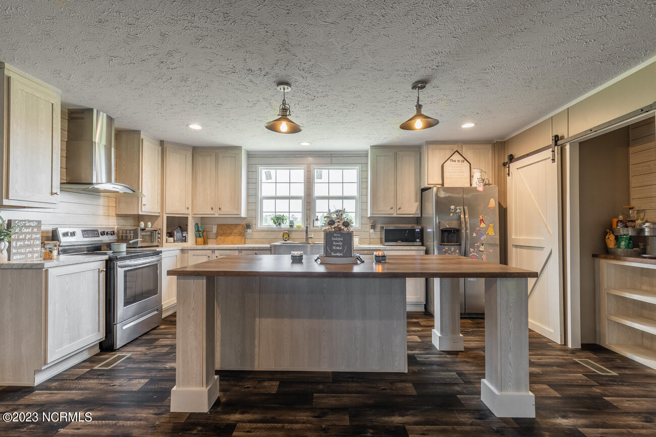 142 Davis Road Richlands, NC 28574 - Photo 9 of 34 Kitchen!